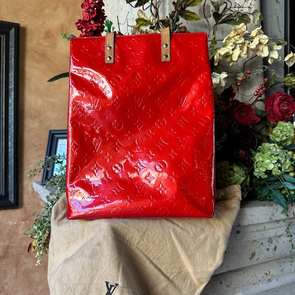 Gorgeous Louis Vuitton Vernis Patent Leather Tote - Picture 3 of 17